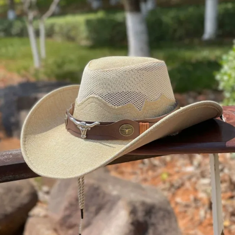 Western Cowboy Hat – Light Beige & White Straw, Breathable, Unisex with Bullhead Accent